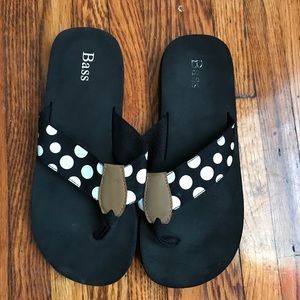 Bass Yellow-Box Style Polka Dot Flip Flops